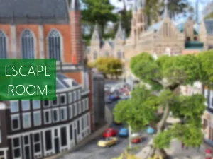Escape Rooms Sneek Een iPad wijst je de weg door je avontuur en door de stad. Foto: Hero Adventures
